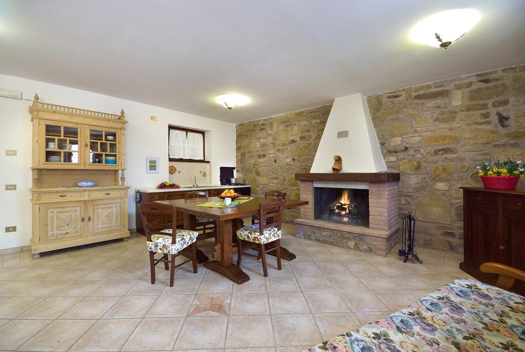 Agriturismo San Severo ปัสซีญาโน ซุล ตราซีเมโน ภายนอก รูปภาพ