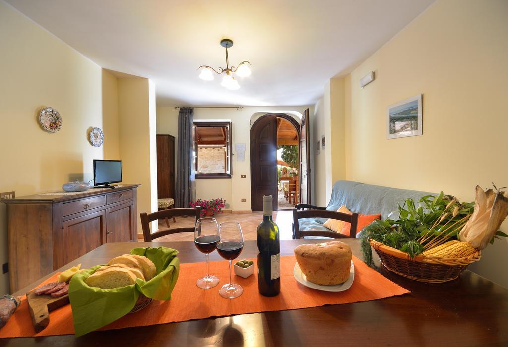 Agriturismo San Severo Villa ปัสซีญาโน ซุล ตราซีเมโน ภายนอก รูปภาพ