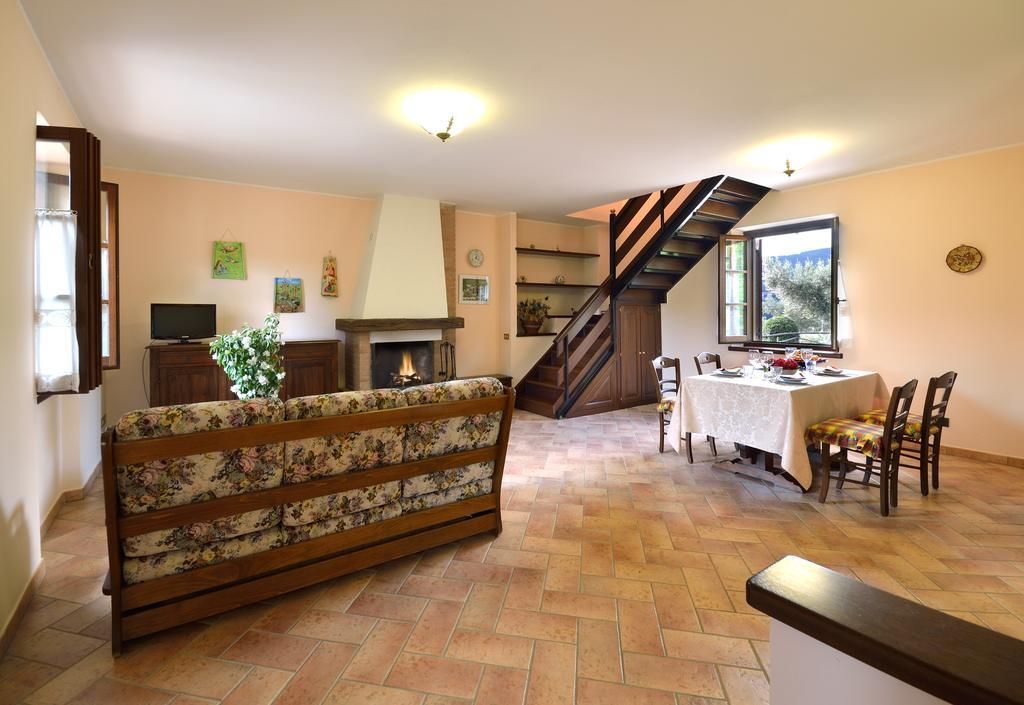 Agriturismo San Severo ปัสซีญาโน ซุล ตราซีเมโน ภายนอก รูปภาพ
